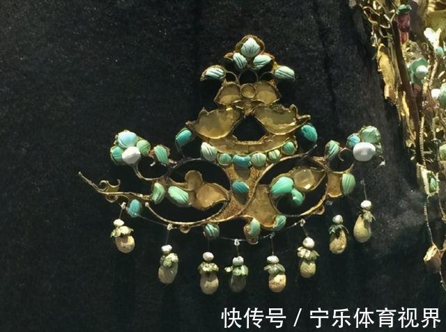 千秋万岁兮多悲风|西安再现古墓群,25岁墓主奢华凤冠现世,丈夫的墓志铭令人心碎