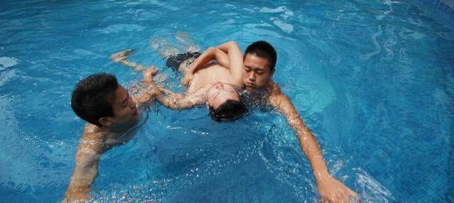 儿童|你为什么不救我的孩子在营救溺水儿童后,他受到了其他父母的询问