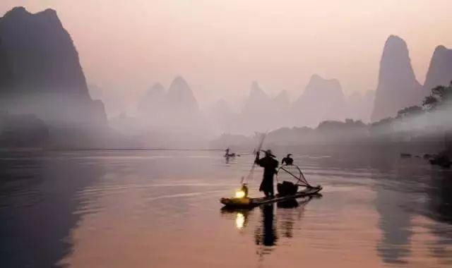 诗词#诗词:水汇奔流总向东，愁也随风，喜也随风