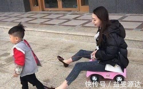 不靠谱|有种“不靠谱”叫小姨带娃,各种不按套路出牌,这届宝宝太难了