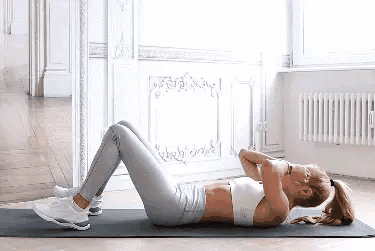 火辣|95后的她相貌出众，身材火辣性感，这个运动是关键