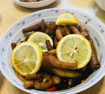 婚后爸妈来看我，我下厨做了一桌菜招待，吃完饭后婆婆板起了脸