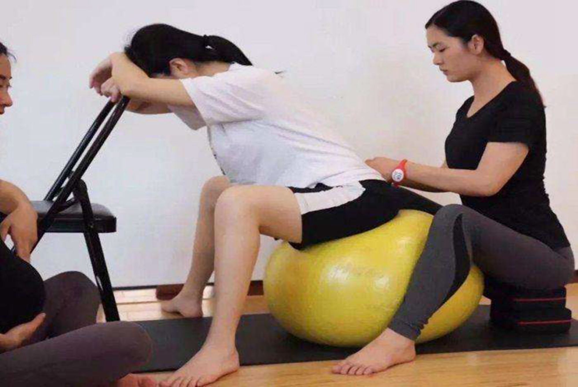 孕期|孕期禁忌月月不同，这些“蠢事”别再犯了，不利于宝宝发育