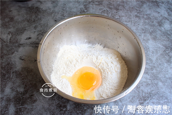 添加剂|油条自己在家做，蓬松香软又清爽，好吃不油腻，比市售的健康
