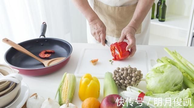 铬元素|糖尿病的“天敌”就藏在我们身边,每天睡前吃几口,降血糖清血管