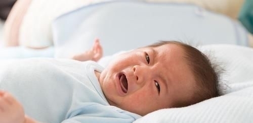 情绪|宝宝被妈妈骂哭,为何还要妈妈抱?背后原因,很暖心