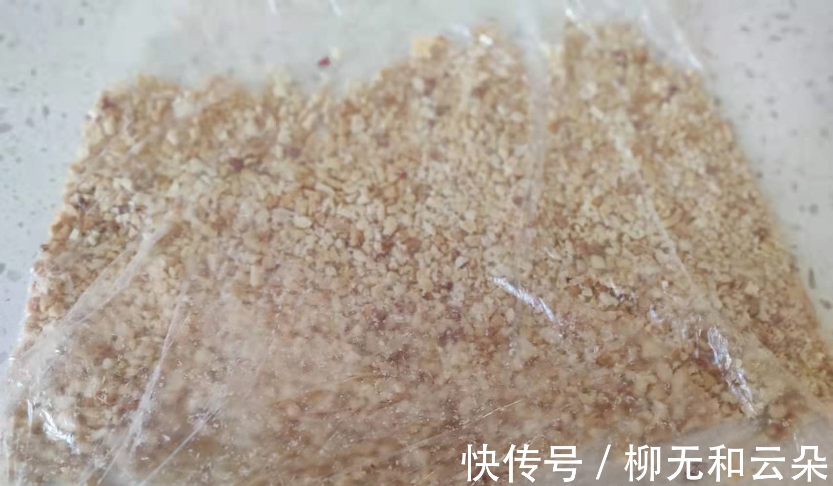 花生酥|入冬后给孩子做花生酥,滋补润肺健脑益智,一拌一煎3分钟学会!