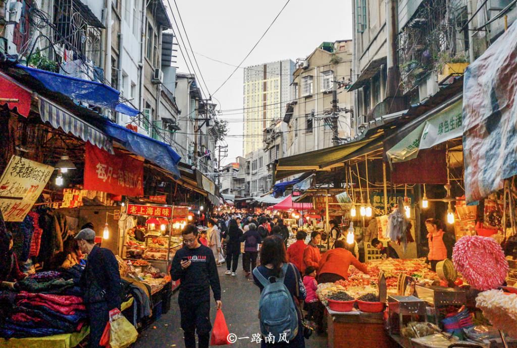 厦门八市，原来只是一个热闹的菜市场，现在却成为旅游打卡地