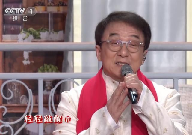 央视春晚亮点多：周杰伦撞脸陈赫，韩红酷似刘欢，倪妮最吸睛