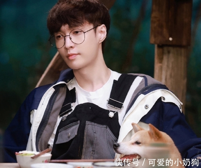 节目 从单纯小绵羊到腹黑小狐狸,快6年了,终于发现张艺兴蜕变的原因