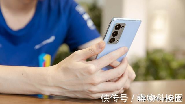 oppo|手机同质化愈演愈烈，苹果和国产品牌的设计谁更用心？