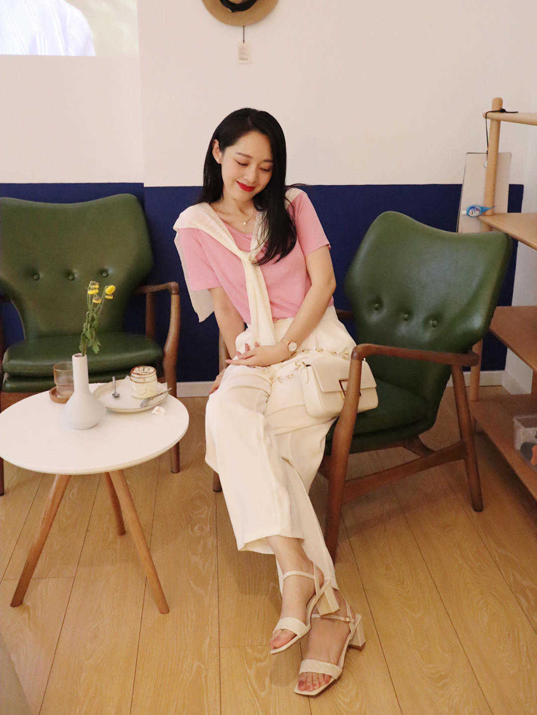 好看|秋天不建议直接穿T恤,这样叠穿洋气又高级,主要是显好看