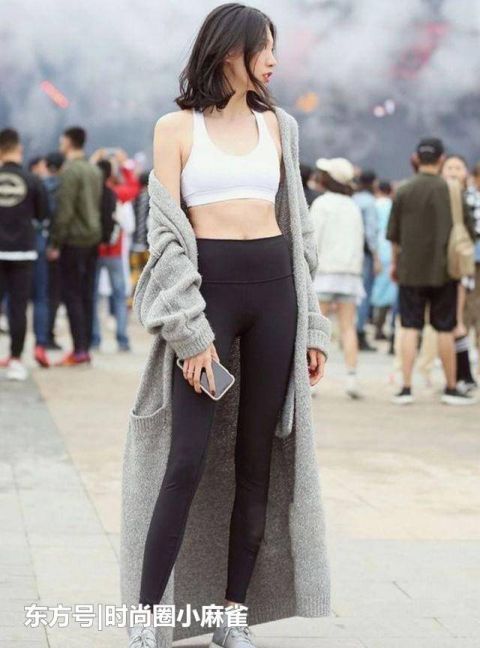 时尚|街拍穿搭打底裤小姐姐，时尚个性，展现酷帅风采