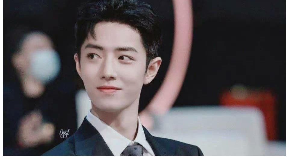 肖战登上报纸，板块超大！四个字说明一切，品牌方再现霸气地广