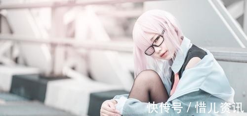 cos们|国外男子cos女装大佬,却被对面小孩发现,求小男孩阴影面积