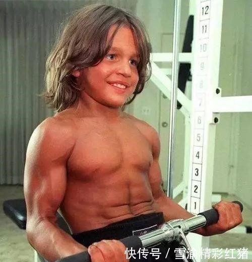 理查德|美国8岁男孩15秒踢腿30次，靠肌肉走红世界，17年后有何变化？