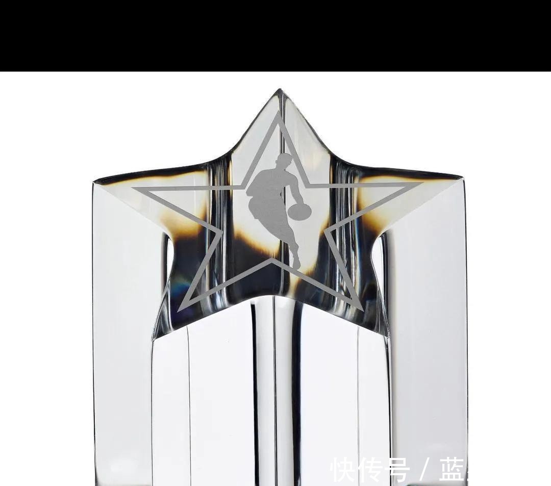 球衣|瓦妮莎发文介绍NBA新设计的全明星MVP科比布莱恩特奖杯的意义!