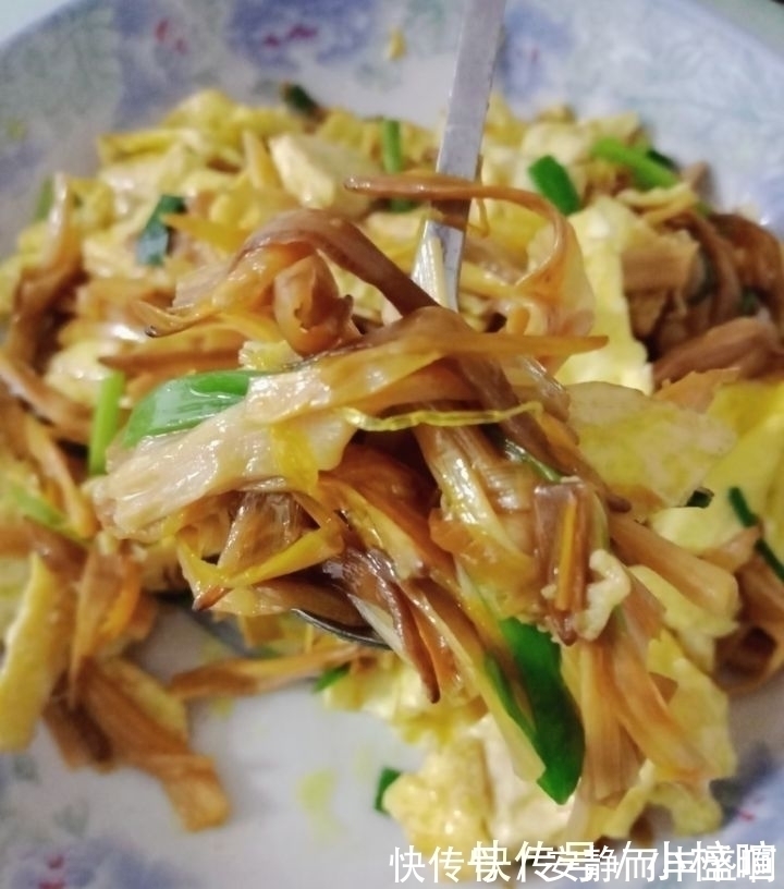 改善睡眠|鸡蛋和它一起炒，堪称“天然安眠药”，一觉睡到大天亮