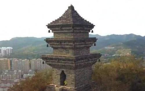 建于|我国最“神奇”建筑，砖塔建于岩柱上千年不倒，至今都是未解之谜