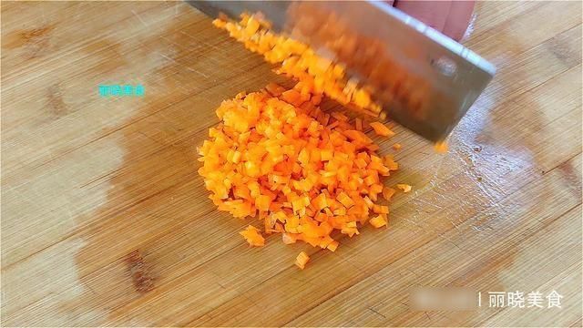 马齿苋正鲜嫩,既是美食又是良药,教你新吃法,上桌全家都抢着吃