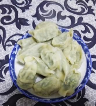 下锅|煮饺子时,万万不可水开就下锅,多加这1步,饺子鲜嫩不破皮