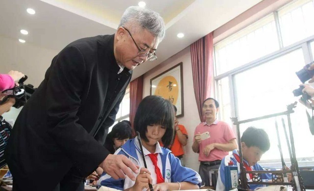 孩子!小学生试卷火了,字迹堪比“印刷体”,看完让一众网友羡慕