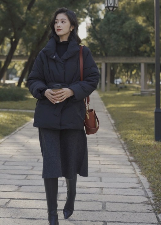 半身裙 羽绒服怎么穿更好看?看看这几个穿搭技巧,让你轻松美出新高度