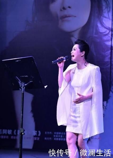 脖颈纹|毛阿敏皮肤松弛脖颈纹很明显,57岁状态真实,比刻意扮嫩漂亮!