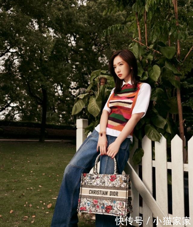 終于等到孟美岐穿“毒液褲”!當(dāng)她站直那刻,這“C位腿”太絕了!