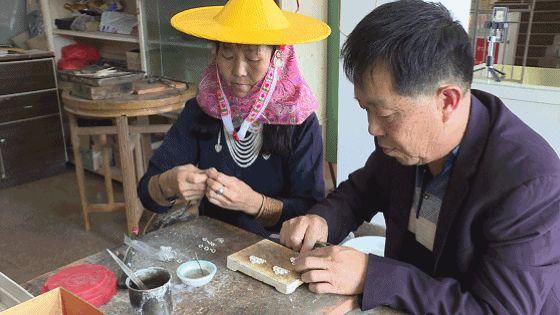  腰间|千锤百炼！惠安这个银匠世家匠心打造惠女腰间的银腰链，让非遗“活”起来！