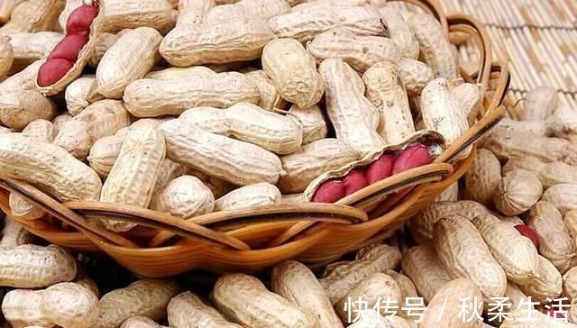 坚果|花生被称为“长寿果”，但营养师提醒：吃错可能会对身体健康不利