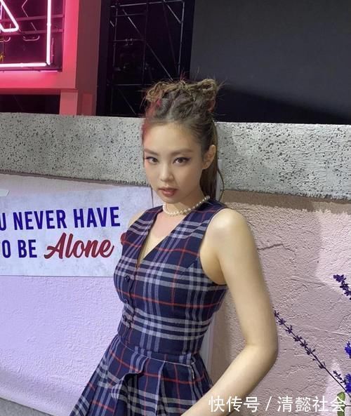 丸子头 还在苦恼聚会发型?blackpink示范5种让你成为全场焦点的发型