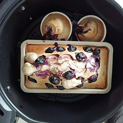 无油无糖杂粮爆浆蓝莓磅蛋糕