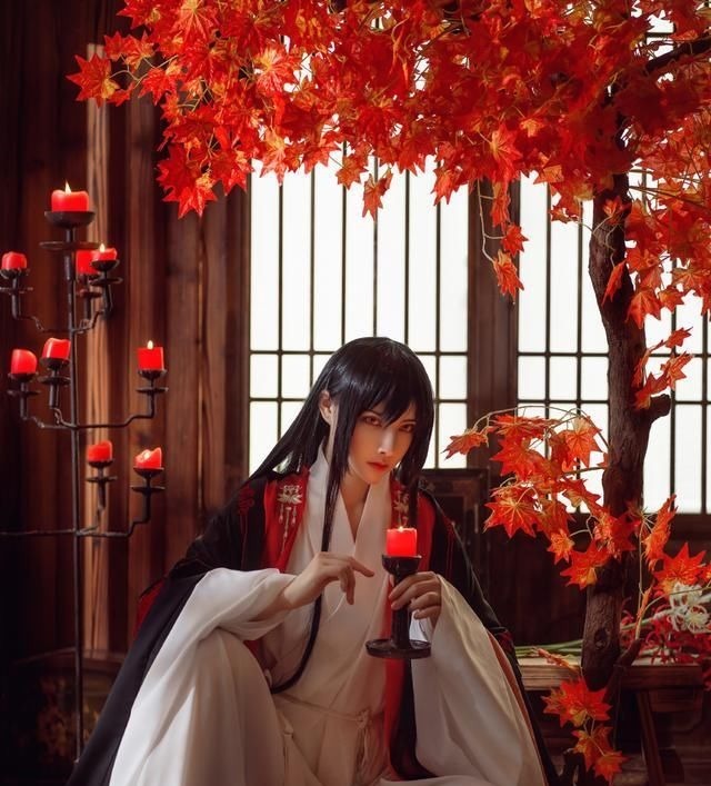 古董|言生cos《哑舍》老板,红眼睛长头发,感觉青春又回来了