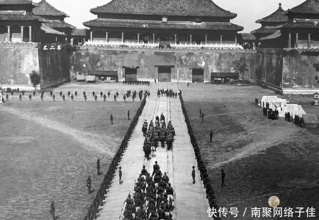 义和团拳民|清末老照片:慈禧西逃回銮时的衰落之景,镜头下李鸿章向联军求和