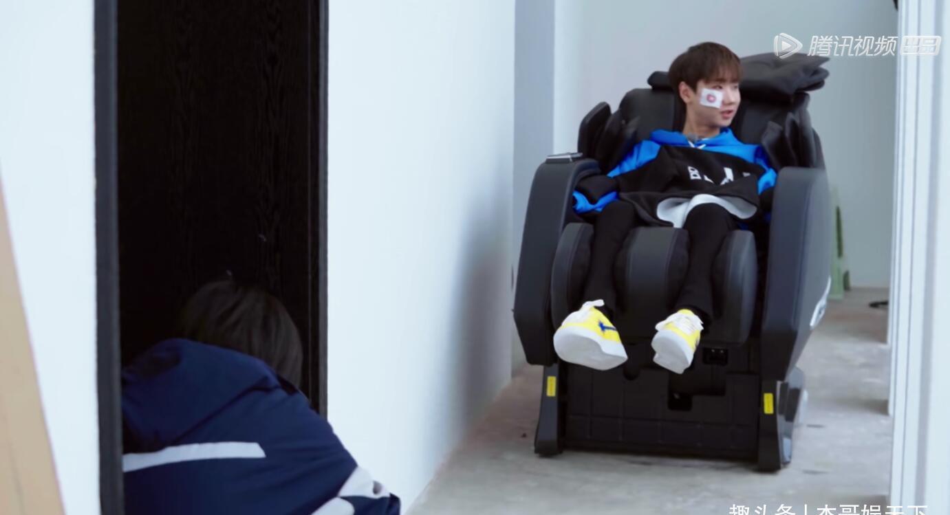 礼物 《桃花坞》汪苏泷的礼物太尴尬,舒淇的礼物成焦点,太壕了