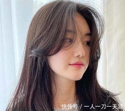 分享几款适合方脸、大脸的发型，显脸小还减龄，很适合新年剪