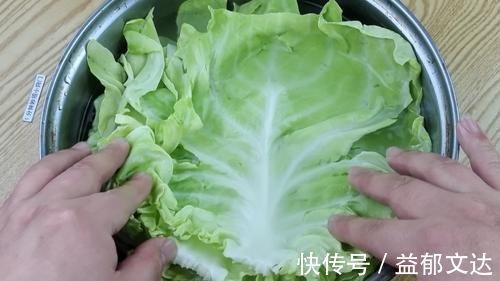 包菜切记别用清水洗,等于吃农药,教你正确方法,脏东西全跑光