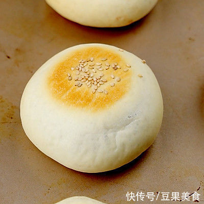 爆浆豆沙饼,咬一口软乎乎的豆沙饼,后悔没有早点制作