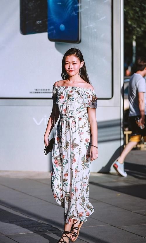 街拍：学习穿搭的意义，时尚不在于你要拥有多么多的衣服