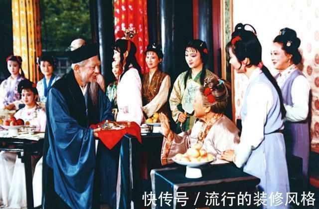 钗弃黛|贾元春借赐礼含蓄表示“择钗弃黛”,她真的很讨厌林黛玉吗?