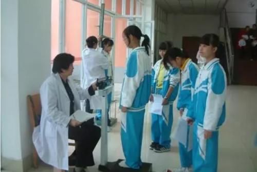 生长发育|初高中学生身高表出炉，达到这个数才算合格，你家娃拖后腿了吗？