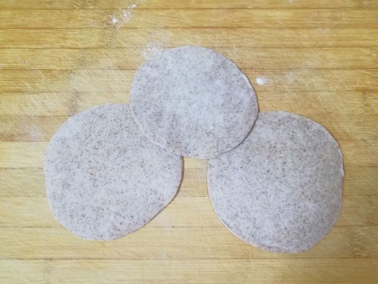 全麦粉做面皮，青椒豆腐做馅料，这样的包子味道太赞了