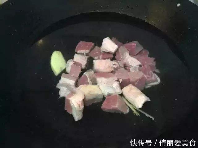 家常|自制家常西红柿炖牛腩,做法简单又营养,好吃到汤汁都喝光!