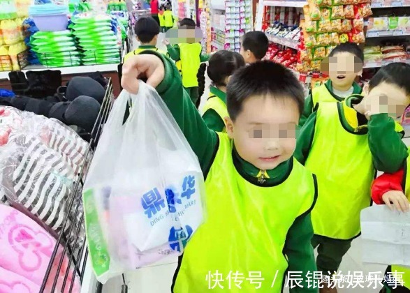 父母|1岁娃拽了颗葡萄,超市工作人员怒斥这是偷吃,妈妈高情商回应