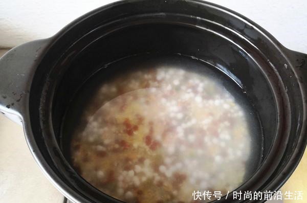  嘴巴|它和红豆一起煮，皱纹消失了，嘴巴不臭了，头发也变得乌黑亮丽！