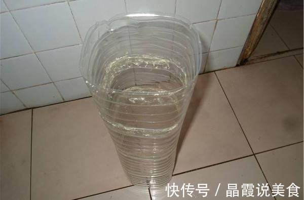 钓具并不一定要买,废旧塑料瓶变身调漂桶,钓友真机智!