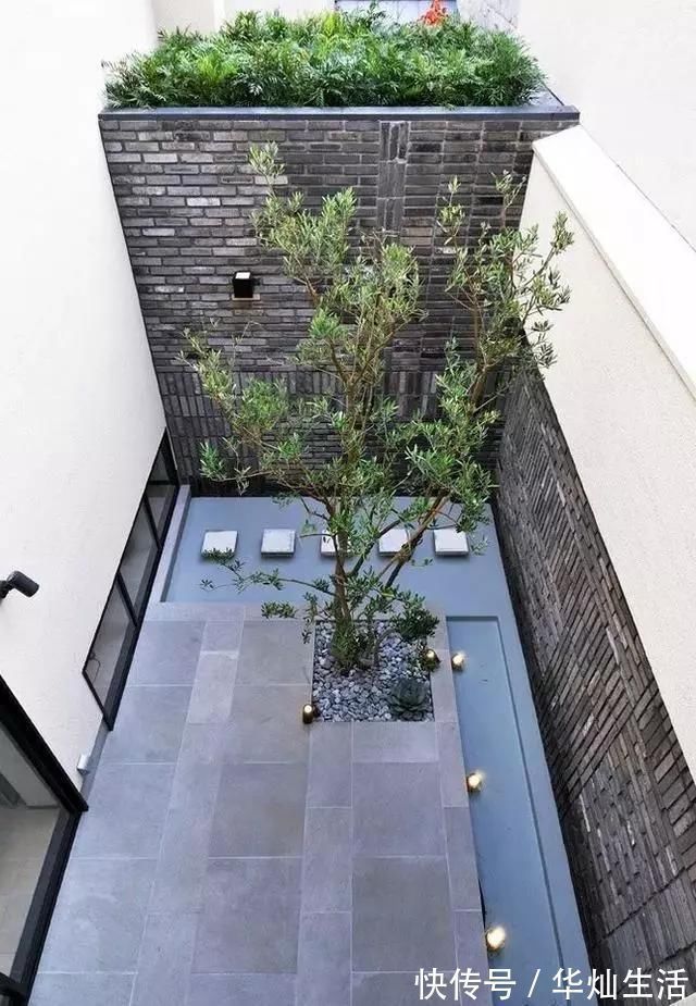 好处|为什么现在别墅装修都喜欢往下挖半层?做成庭院才知道,好处太多