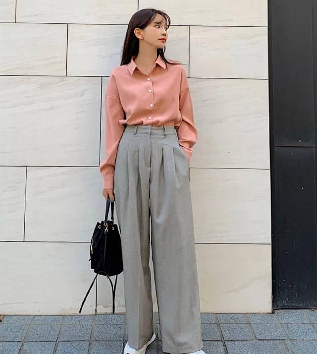 显得|35岁女人春季怎么穿上班服不仅接地气,还能彰显知性利落一面