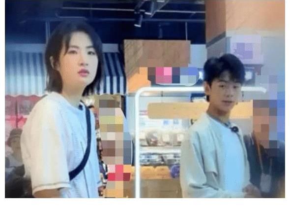 成員|《中餐廳5》定檔后，老成員趙麗穎攜好友回歸，這一季真不缺話題